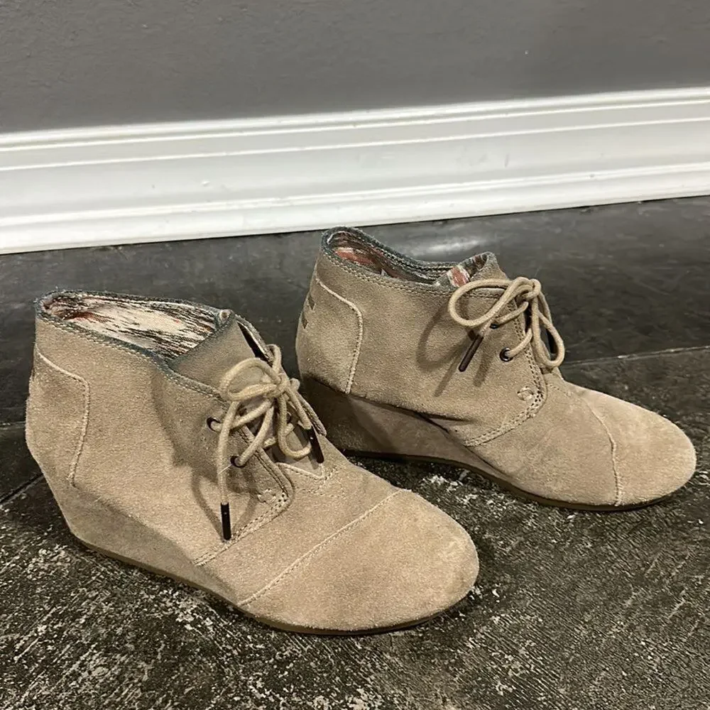 Toms Desert Wedge Suede Booties 7
